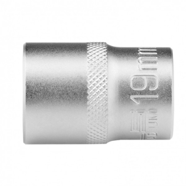 Головка торцевая, 19 мм, двенадцатигранная, CrV, под квадрат 1/2, хромированная Stels 13665